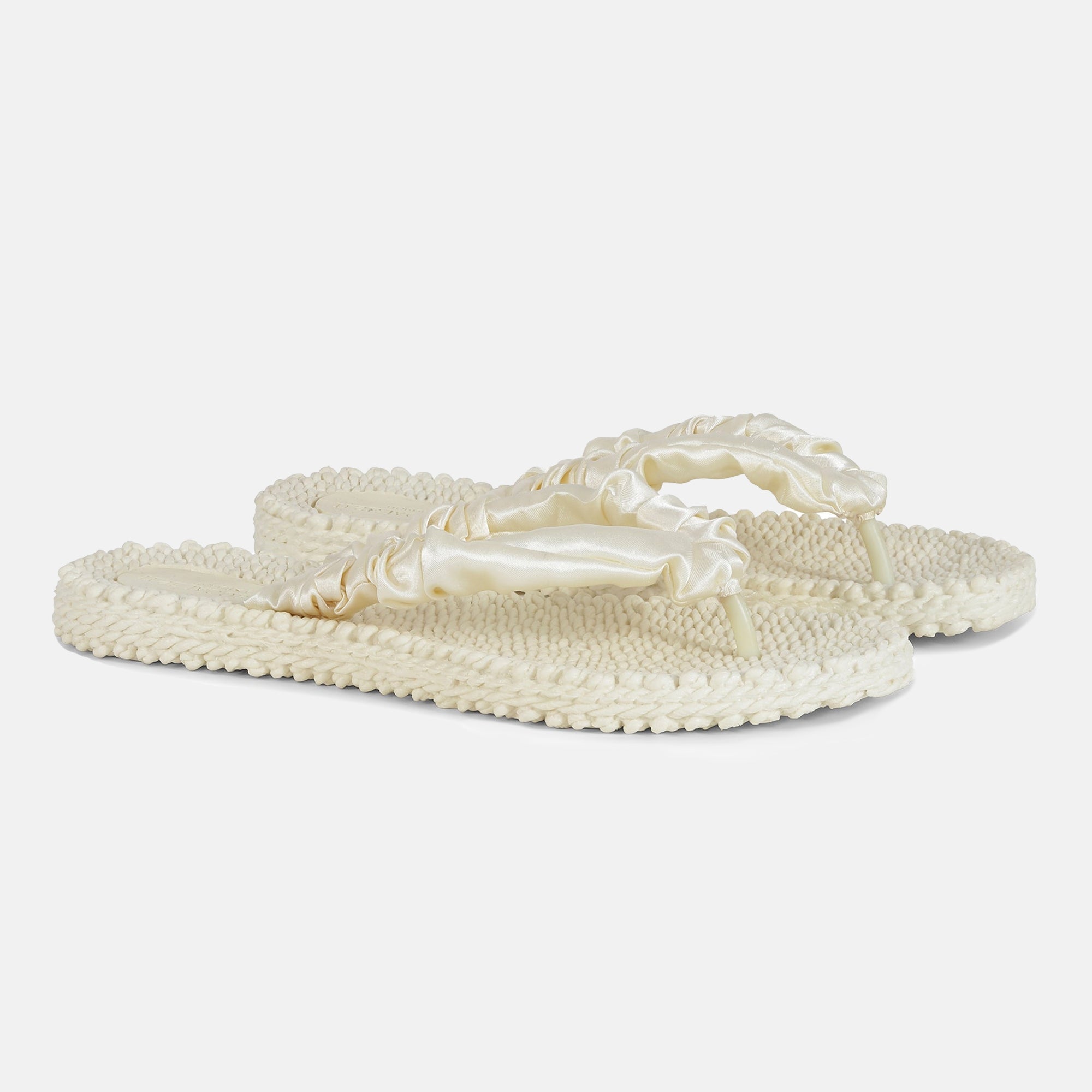 Slippers met satijnen band CHEERFUL06 | Winter White | Flip Flop | Ilse Jacobsen