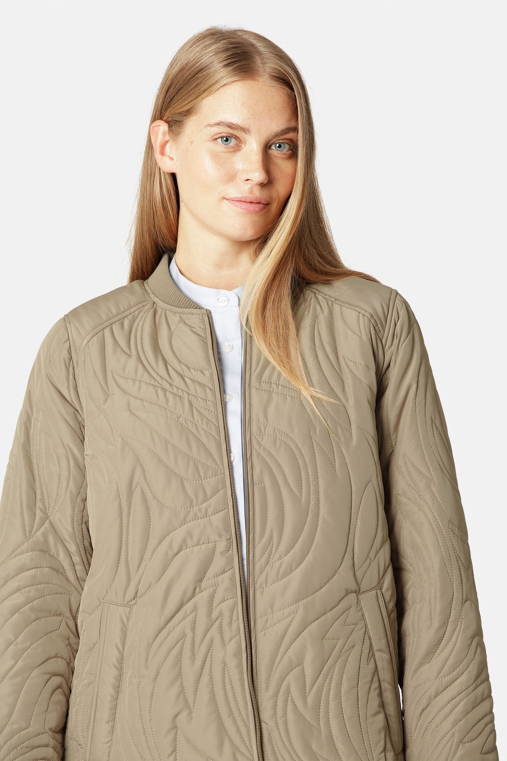 Kort Gewatteerd Jack met Ribboord DUNE02 | Greige | Jacket | Ilse Jacobsen