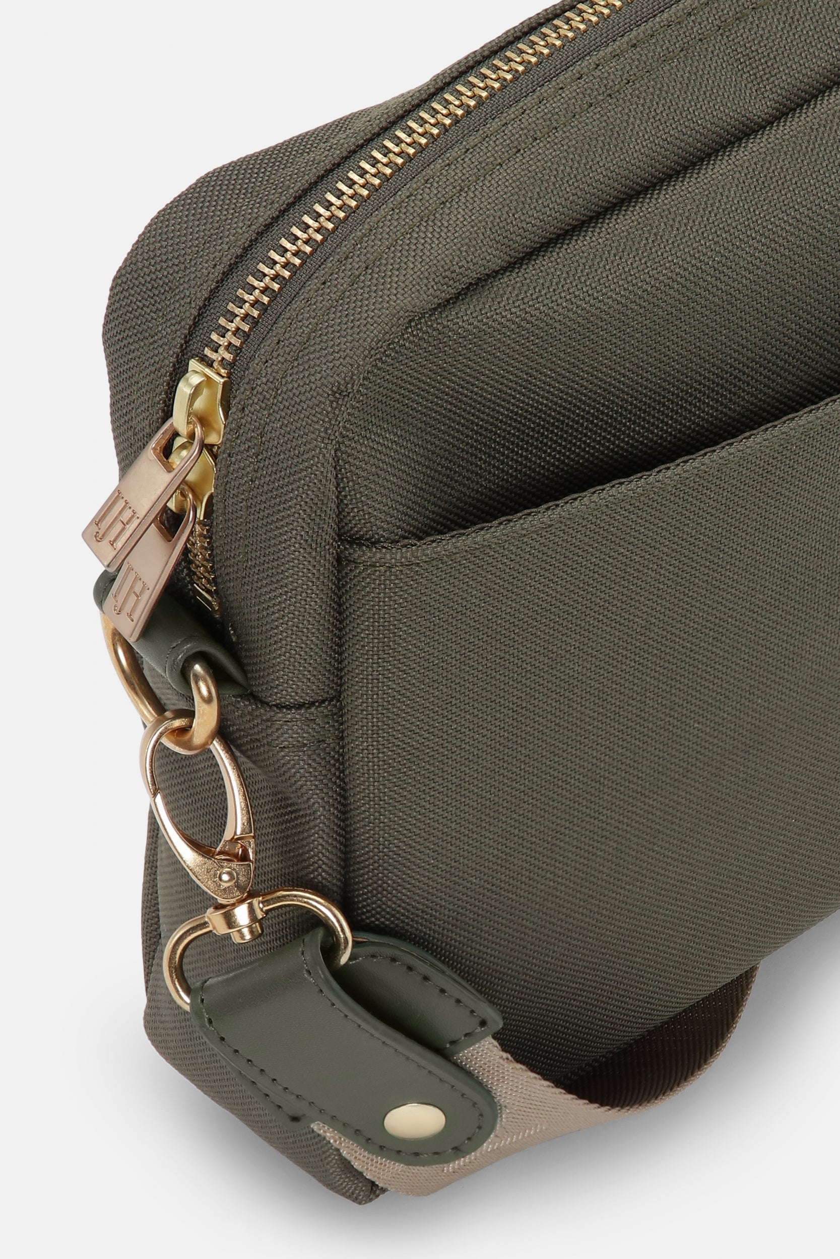 Reis Crossbody Tas EVERY04 | Army | Bag | Ilse Jacobsen