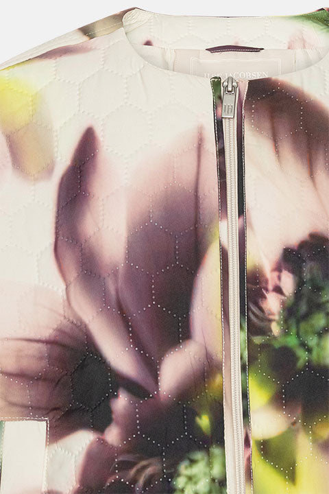 Korte Gewatteerde Jas HONEYCOMBE01P | Light Photoristic Flower | Jacket | Ilse Jacobsen