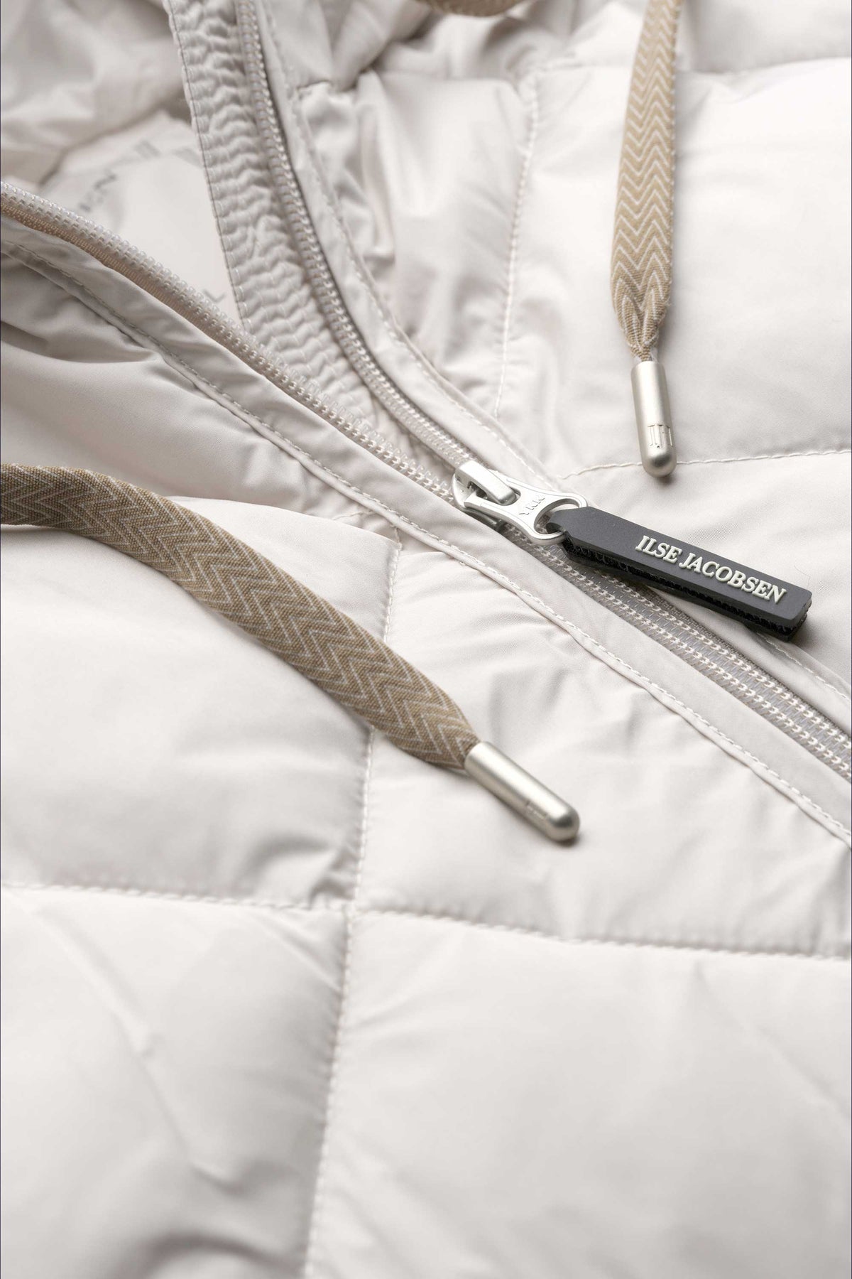 Gewatteerde cape PEPPY12 | Silver Grey | Cape | Ilse Jacobsen