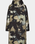 Lange Gewatteerde Jas met capuchon QUILTED05P - 005 Moss Print | Moss Print | Jacket | Ilse Jacobsen
