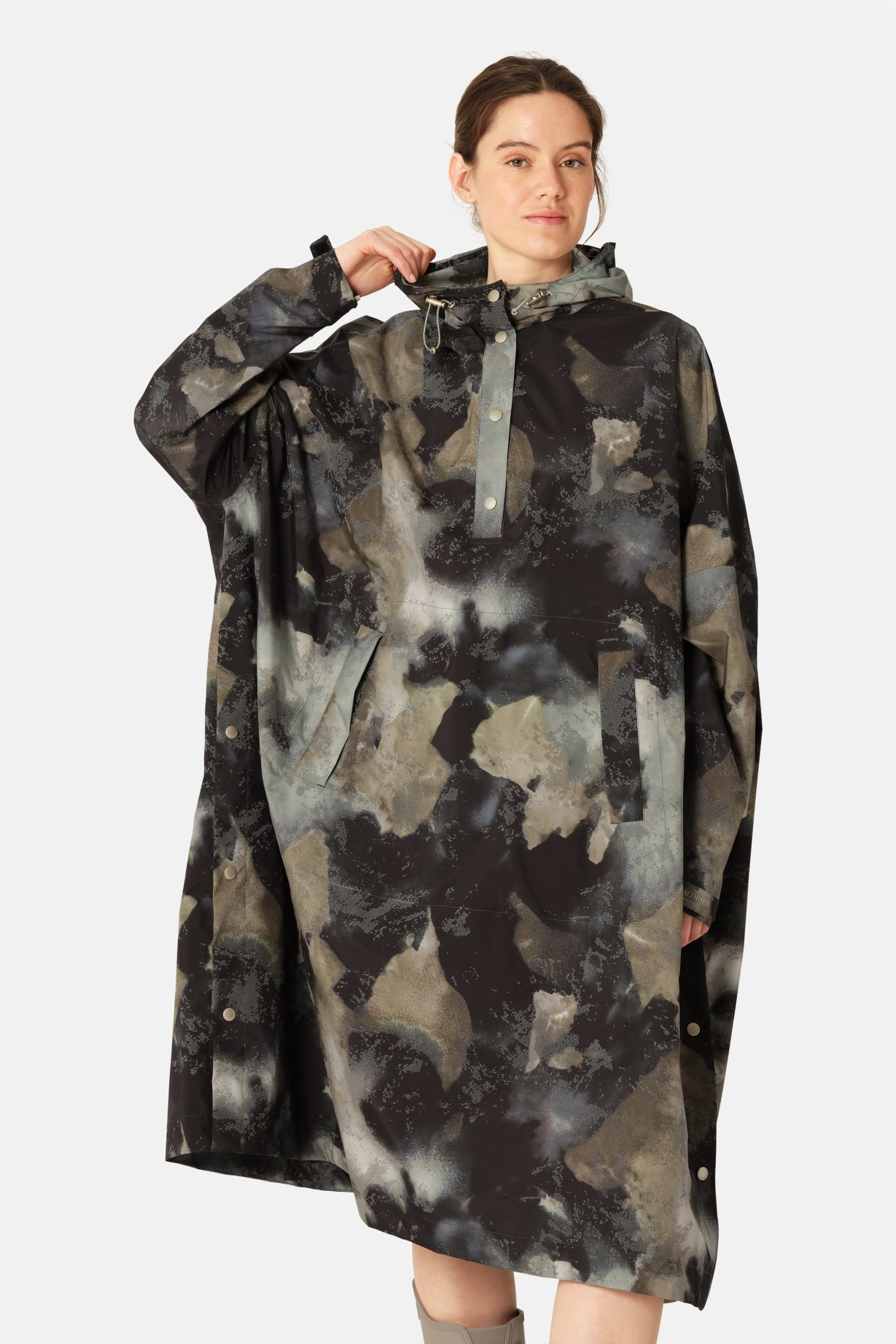 Poncho Regenjas RAIN222SPRP | Moss Print | Poncho | Ilse Jacobsen