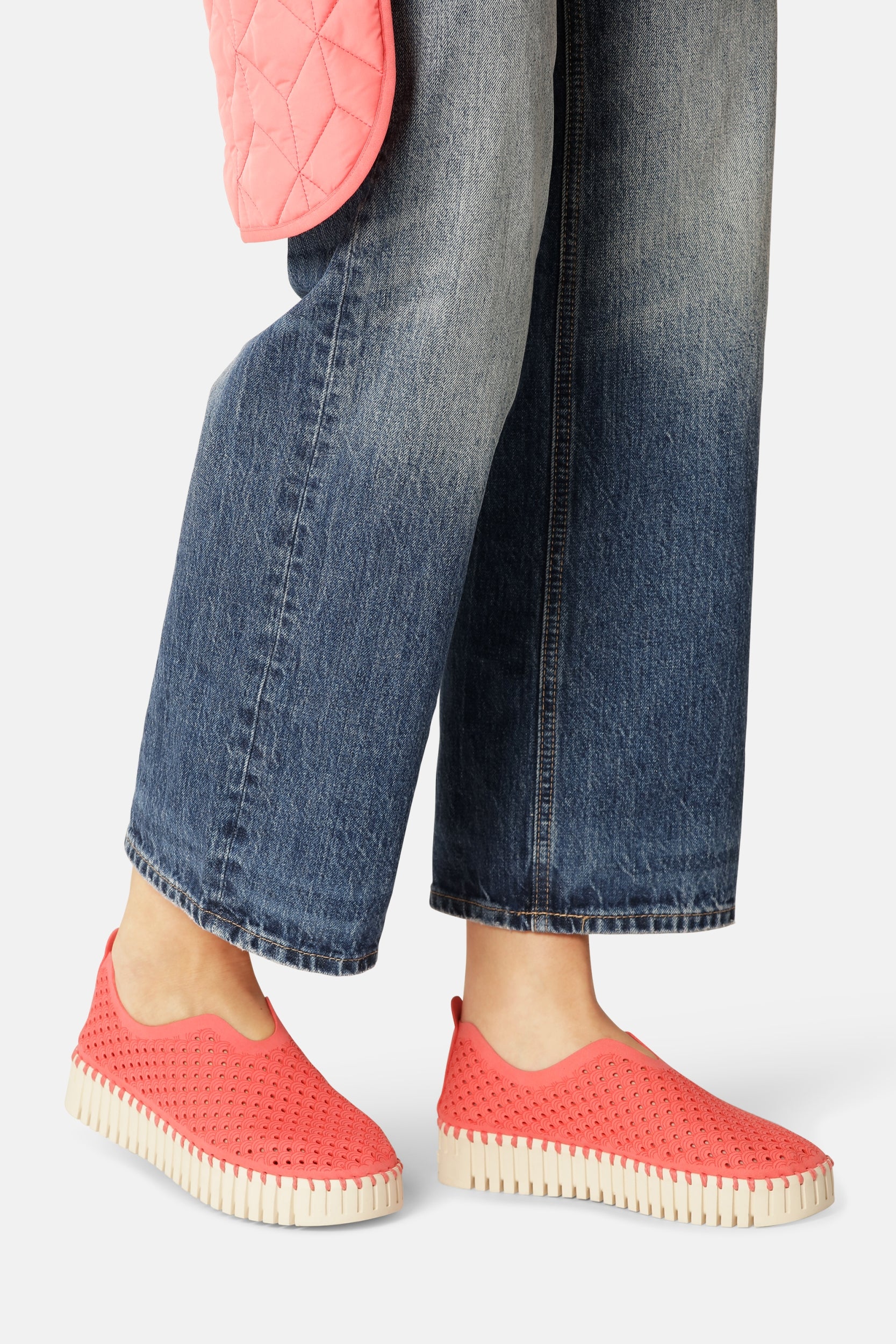 Instappers Platform TULIP3373 | Raspberry | Shoes | Ilse Jacobsen