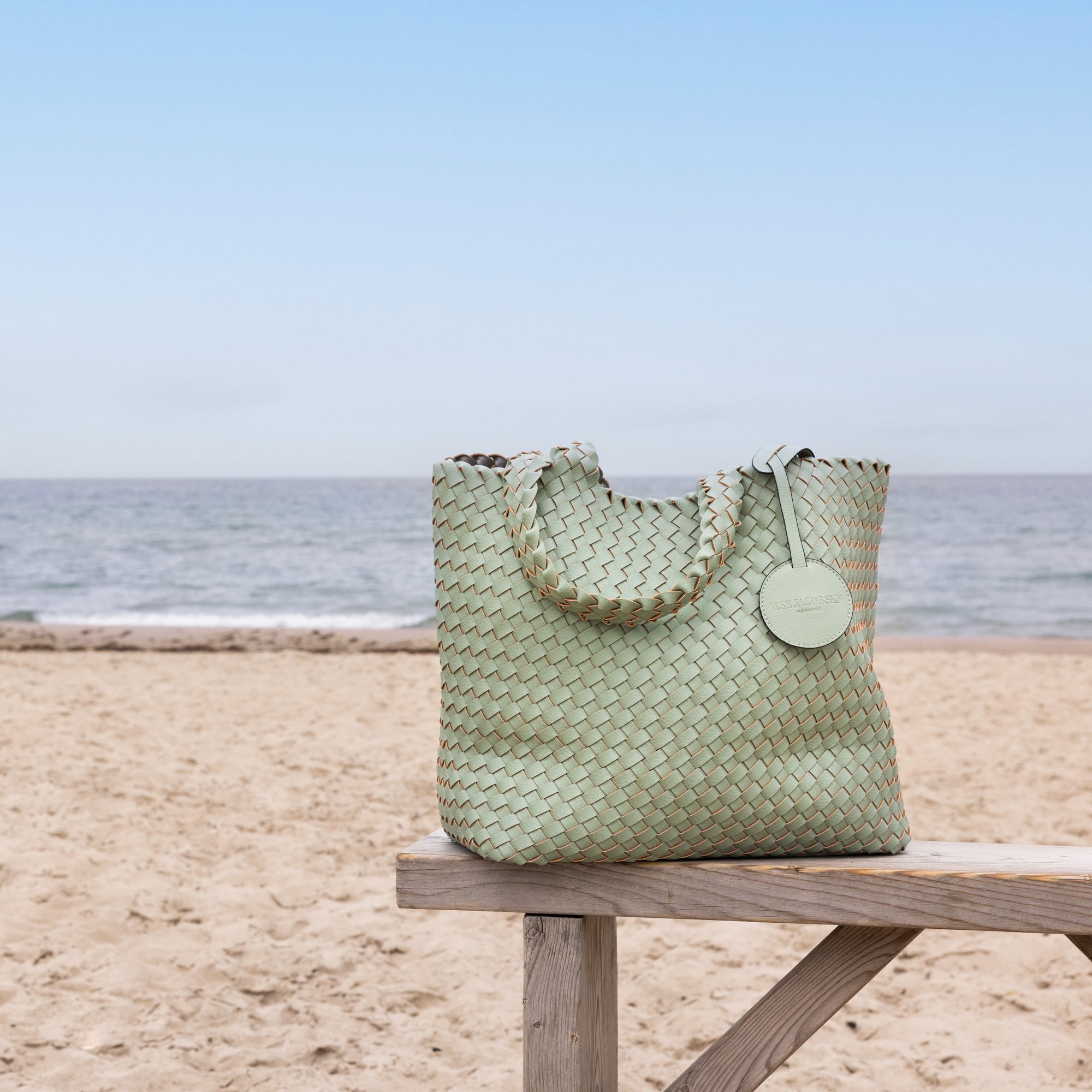 Reversible Tote bag BAG08 M | Bleach Silver | Bag | Ilse Jacobsen