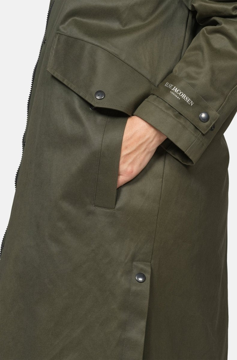 Gewatteerde jas van waxed cotton LAND01 | Army | Coat | Ilse Jacobsen