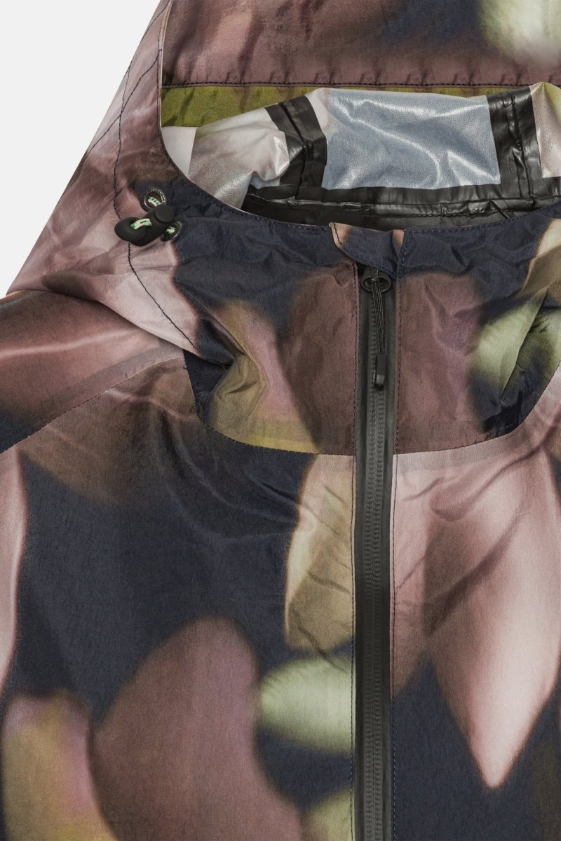 Lichte Regenjas Met Bloemenprint CITYRAIN01P | Dark Photoristic Flower | Raincoat | Ilse Jacobsen