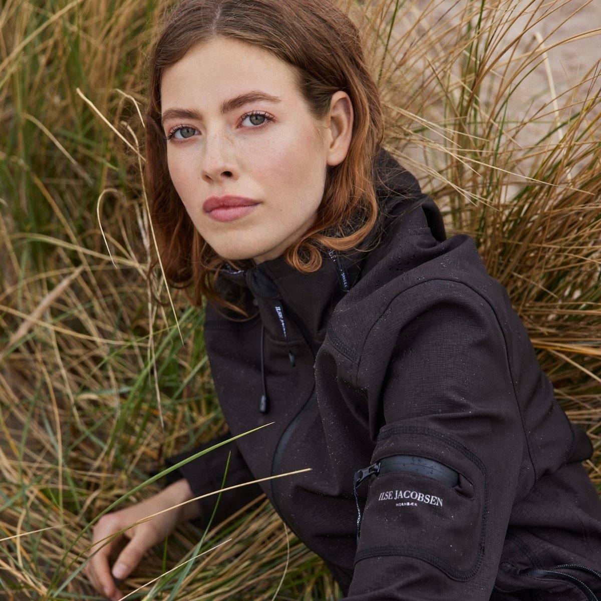 Softshell regenjas RAIN07 | Black | Raincoat | Ilse Jacobsen