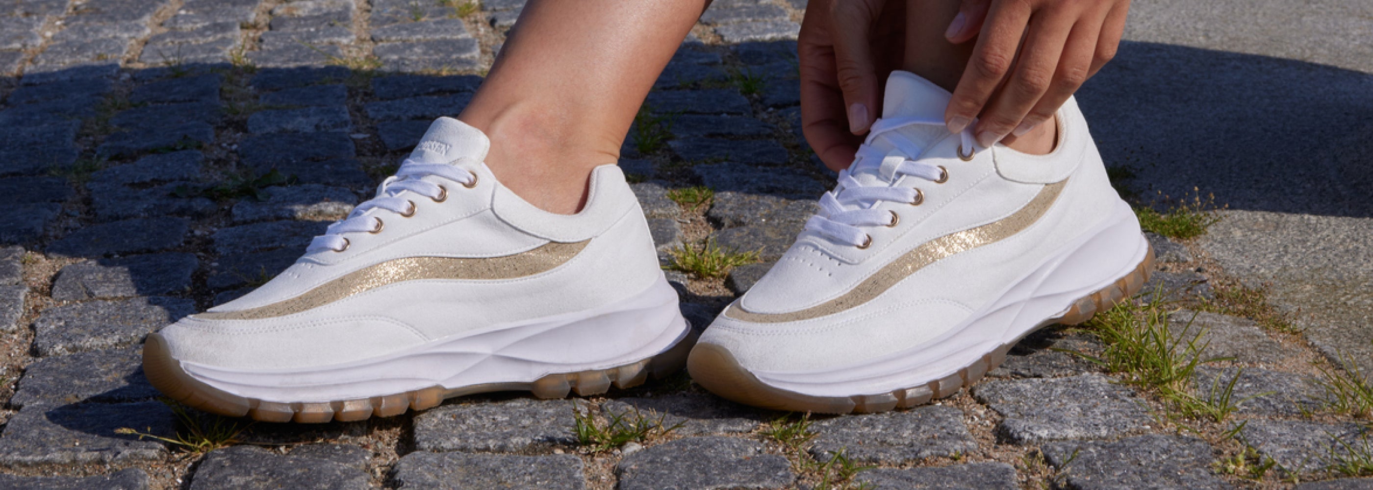 SNEAKERS - Ilse Jacobsen