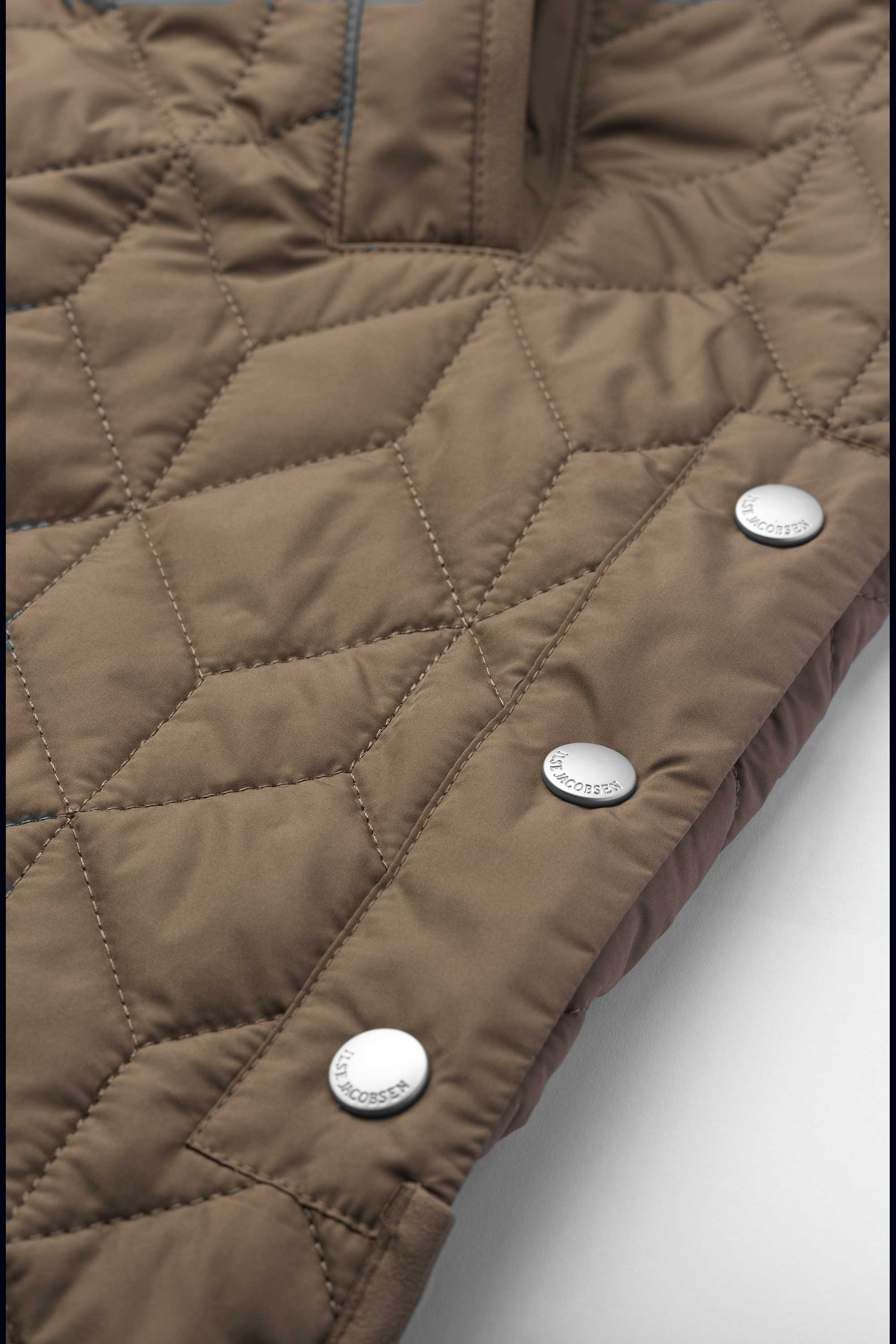 Lange gewatteerde jas ART06 | Mud | Coat | Ilse Jacobsen