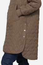 Lange gewatteerde jas ART06 | Mud | Coat | Ilse Jacobsen