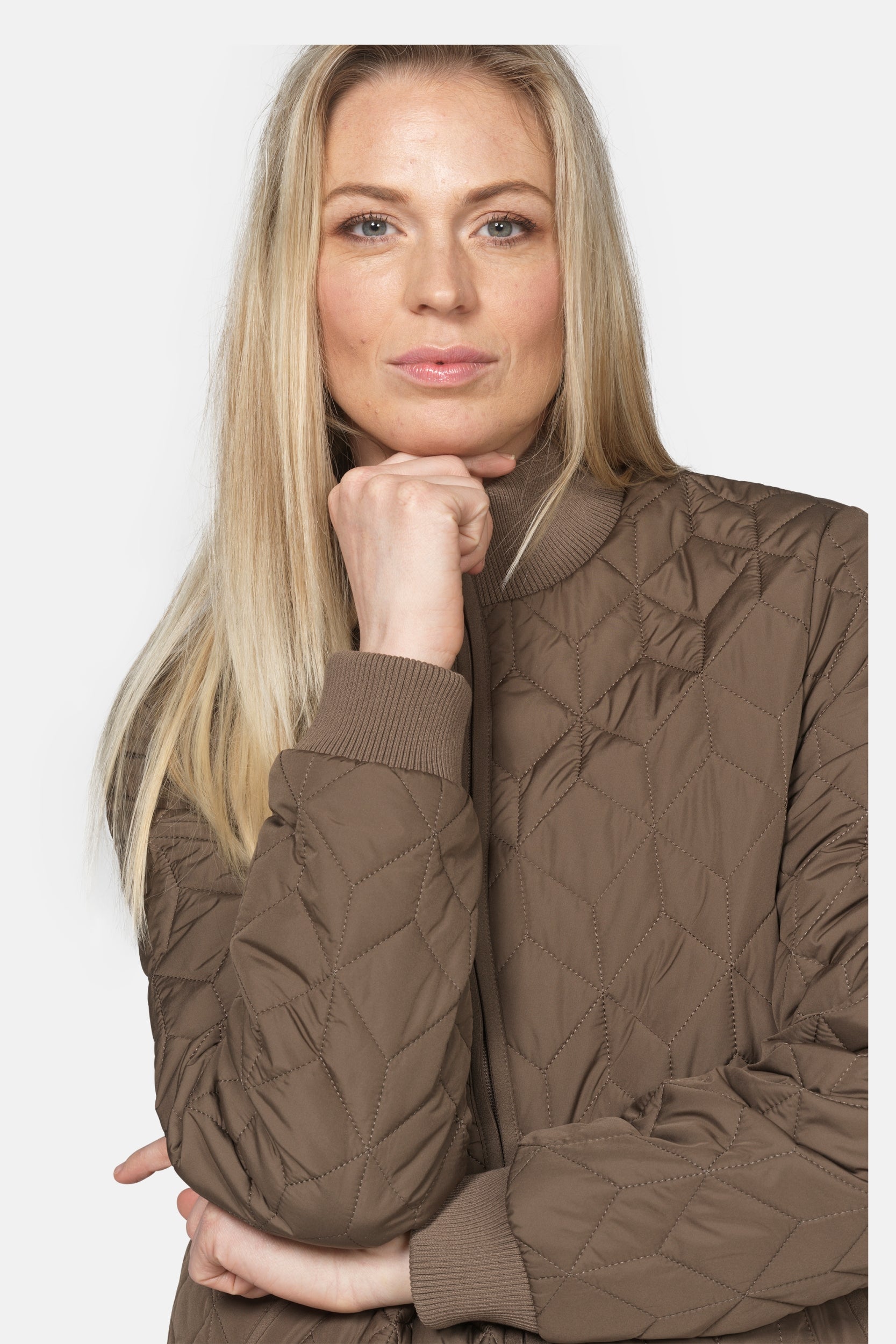 Lange gewatteerde jas ART06 | Mud | Coat | Ilse Jacobsen