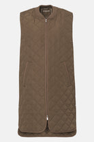Lange gewatteerde bodywarmer ART25 | Mud | Jacket | Ilse Jacobsen