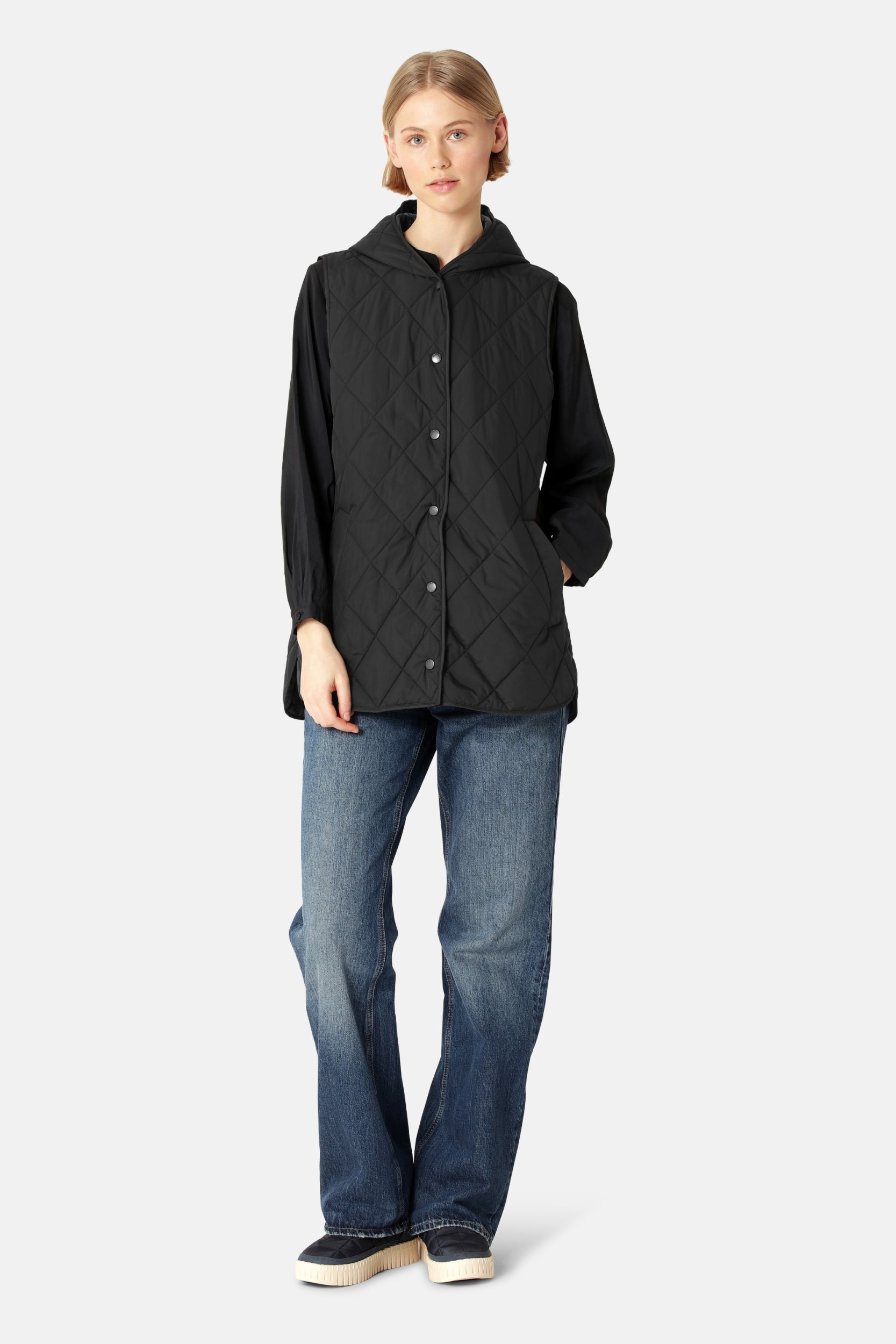 Lange Gewatteerde Bodywarmer BEAT02 | Black | Vest | Ilse Jacobsen