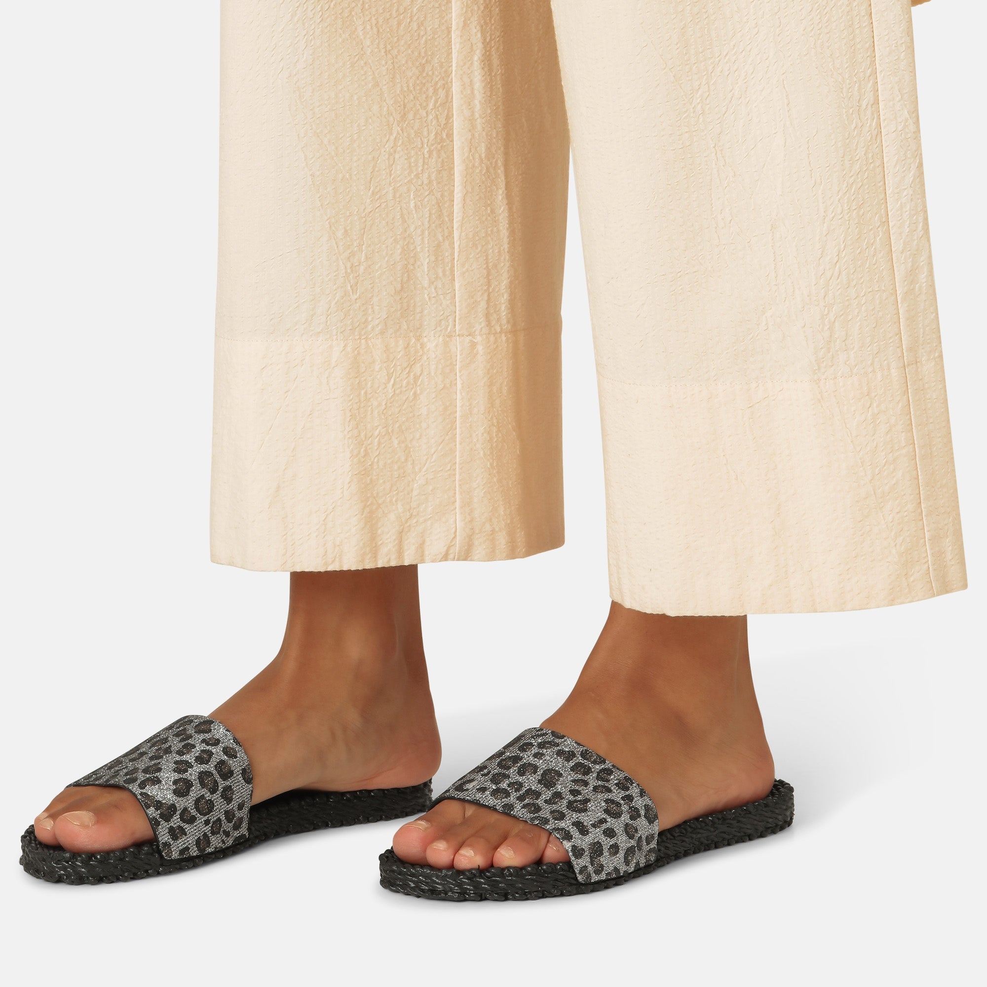 Instapslippers CHERI0190GL - 001 Black | Black | Flip Flop | Ilse Jacobsen