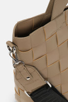 Gevlochten Crossbody Shopper CHIP01 | Greige | Bag | Ilse Jacobsen
