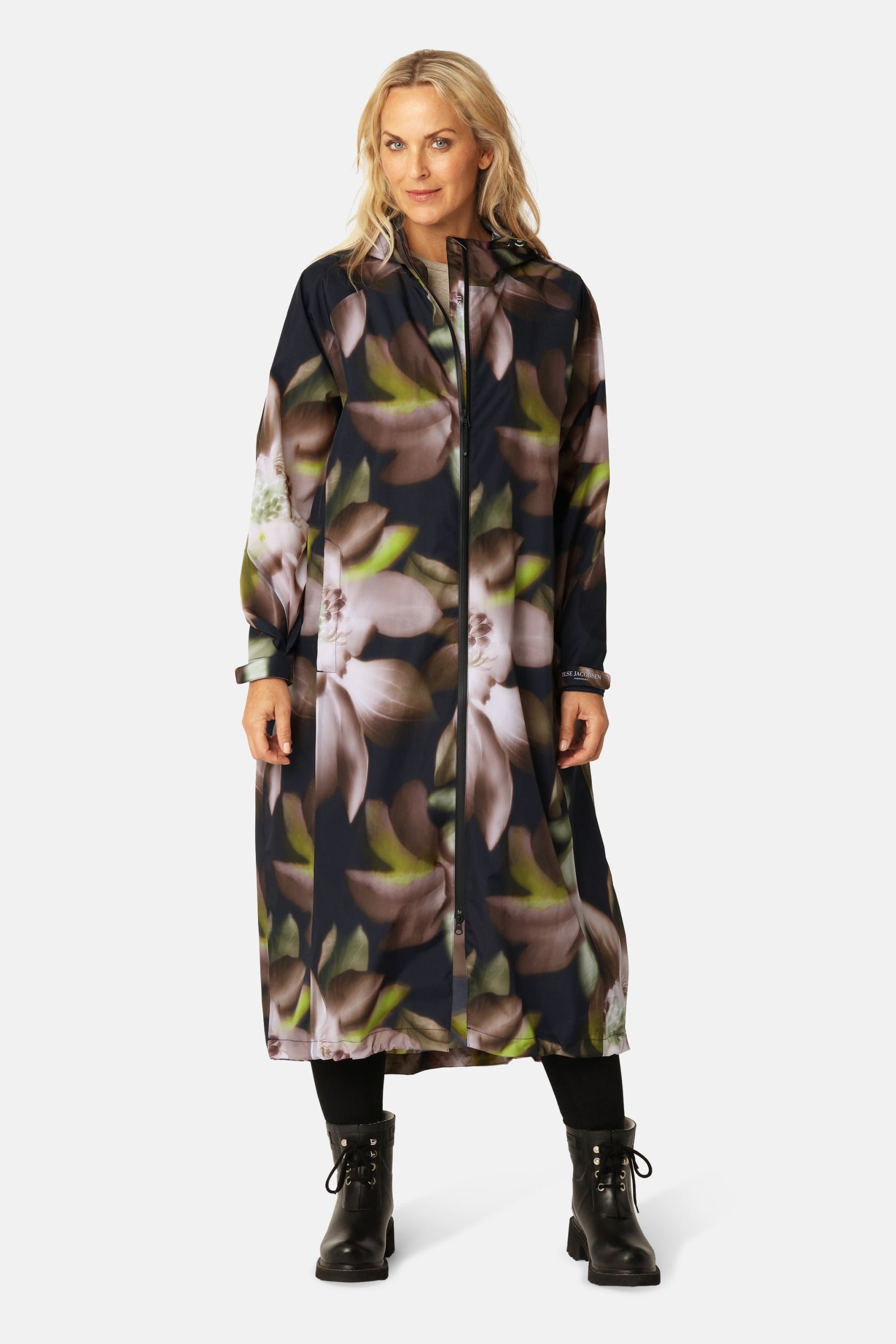 Lichte Regenjas Met Bloemenprint CITYRAIN01P | Dark Photoristic Flower | Raincoat | Ilse Jacobsen