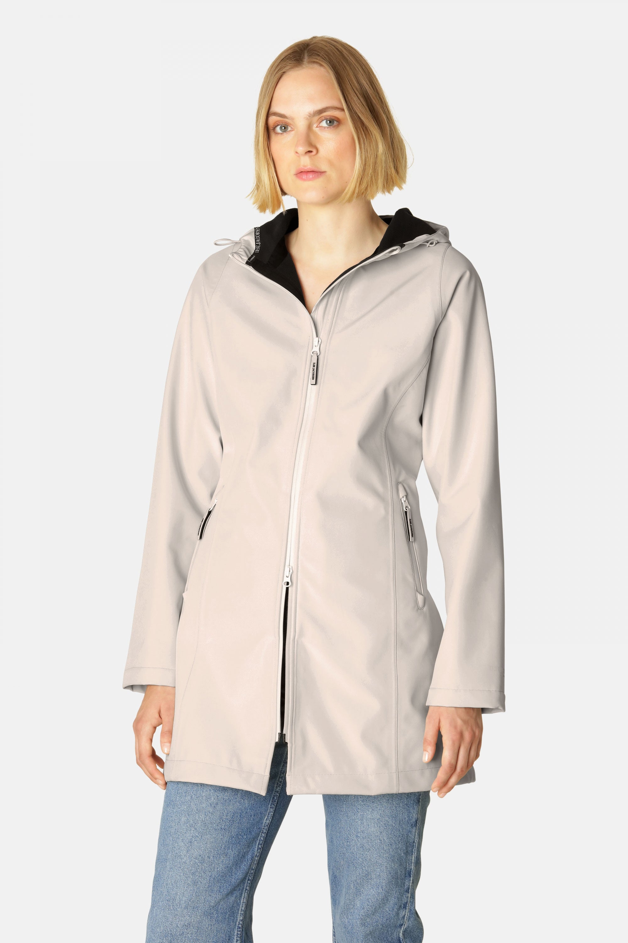 Softshell Regenjas DAYBREAK01 - 132 Bleached Sand | Bleached Sand | Raincoat | Ilse Jacobsen