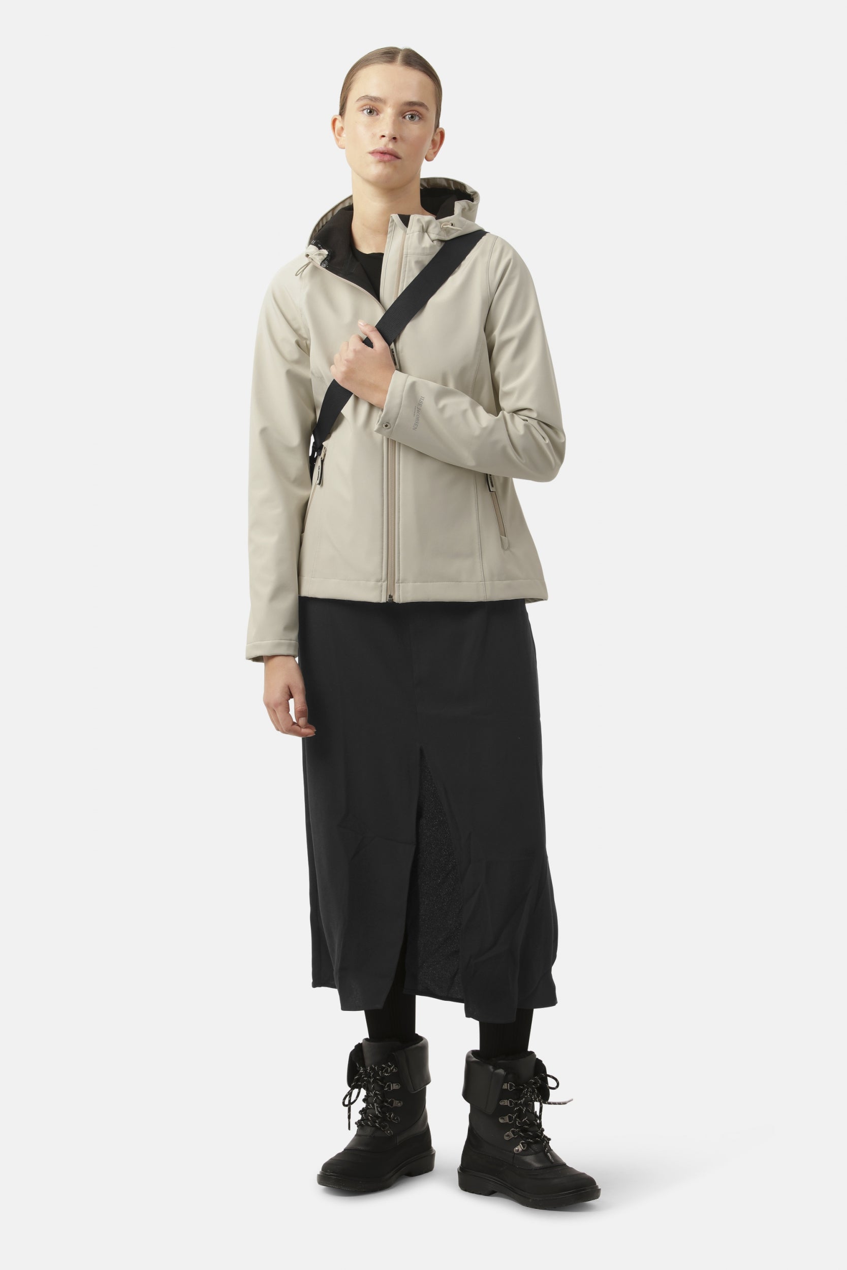 Softshell Regenjas DAYBREAK02 - 132 Bleached Sand | Bleached Sand | Raincoat | Ilse Jacobsen