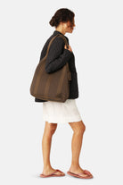 Gebreide Tas KNITTY01 | Dark Indigo Buckhorn Brown | Accessories | Ilse Jacobsen