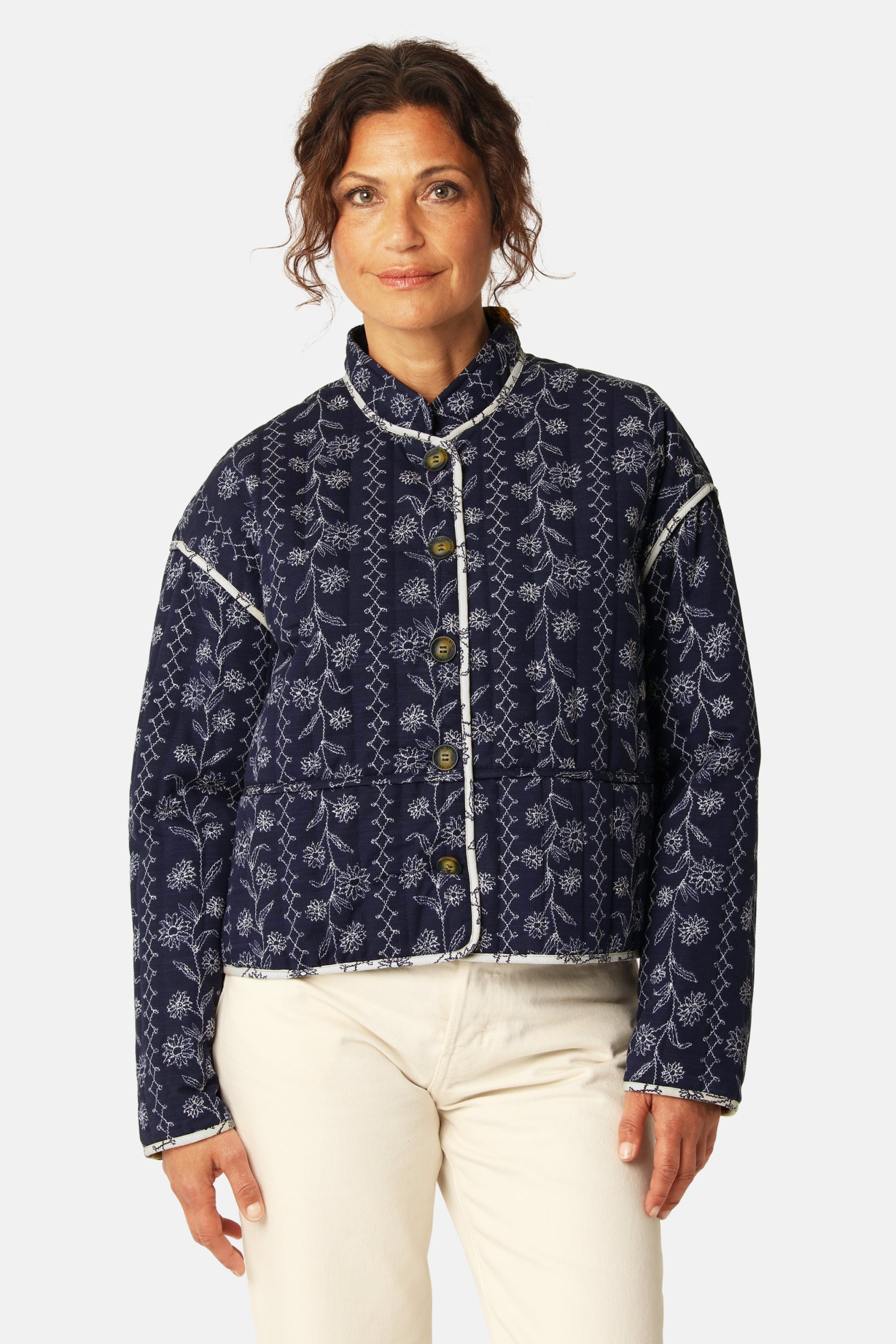 Korte Gewatteerde Jas OTTOMAQUILT01P | Dark Wildflower | Jacket | Ilse Jacobsen