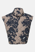 Gewatteerde cape met bloemenprint PEPPY12P | Floral Decors | Cape | Ilse Jacobsen
