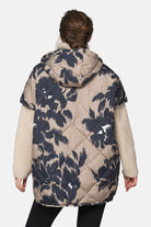 Gewatteerde cape met bloemenprint PEPPY12P | Floral Decors | Cape | Ilse Jacobsen