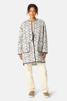 Gewatteerde Jas OTTOMAQUILT04P | White Wildflower | Jacket | Ilse Jacobsen