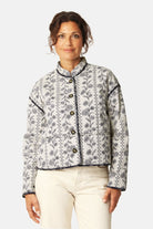 Korte Gewatteerde Jas OTTOMAQUILT01P | White Wildflower | Jacket | Ilse Jacobsen