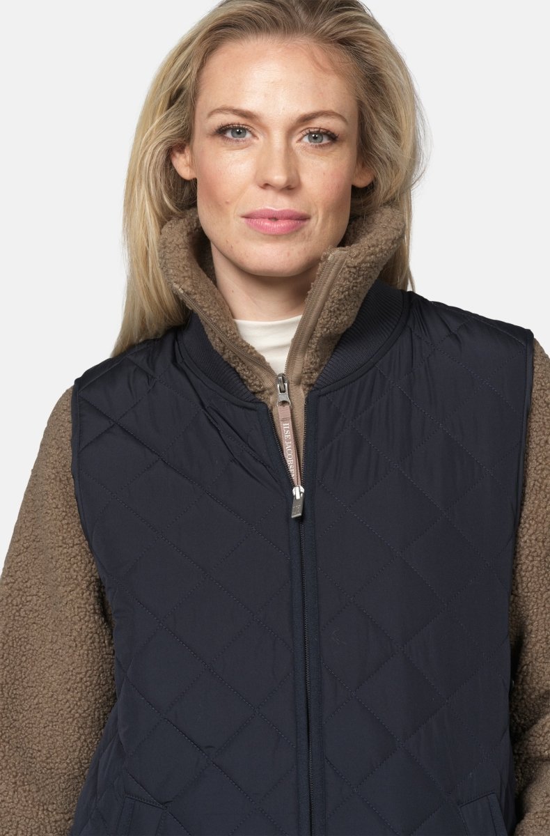 Lange gewatteerde bodywarmer ART25 | Dark Indigo | Jacket | Ilse Jacobsen