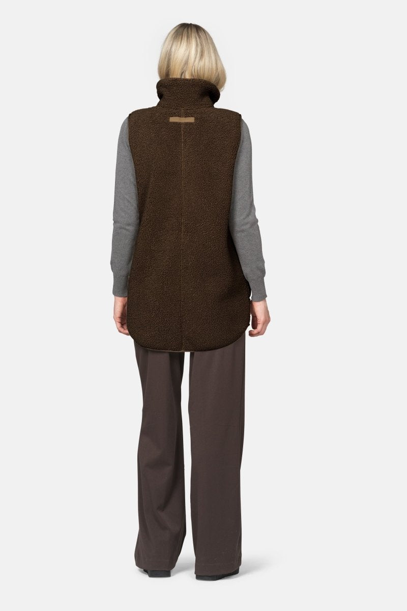 Lange teddy bodywarmer BONDEDPILE02 | Chocolate Torte | Jacket | Ilse Jacobsen