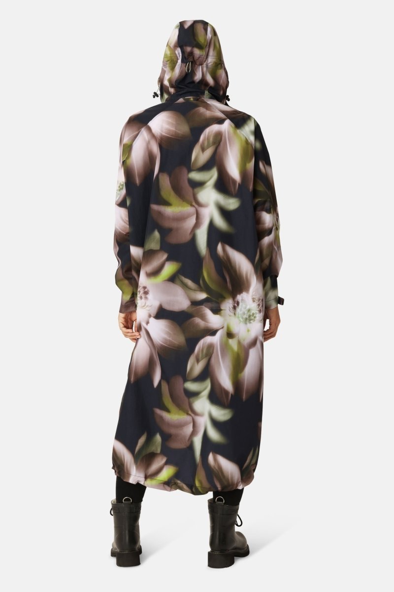 Lichte Regenjas Met Bloemenprint CITYRAIN01P | Dark Photoristic Flower | Raincoat | Ilse Jacobsen