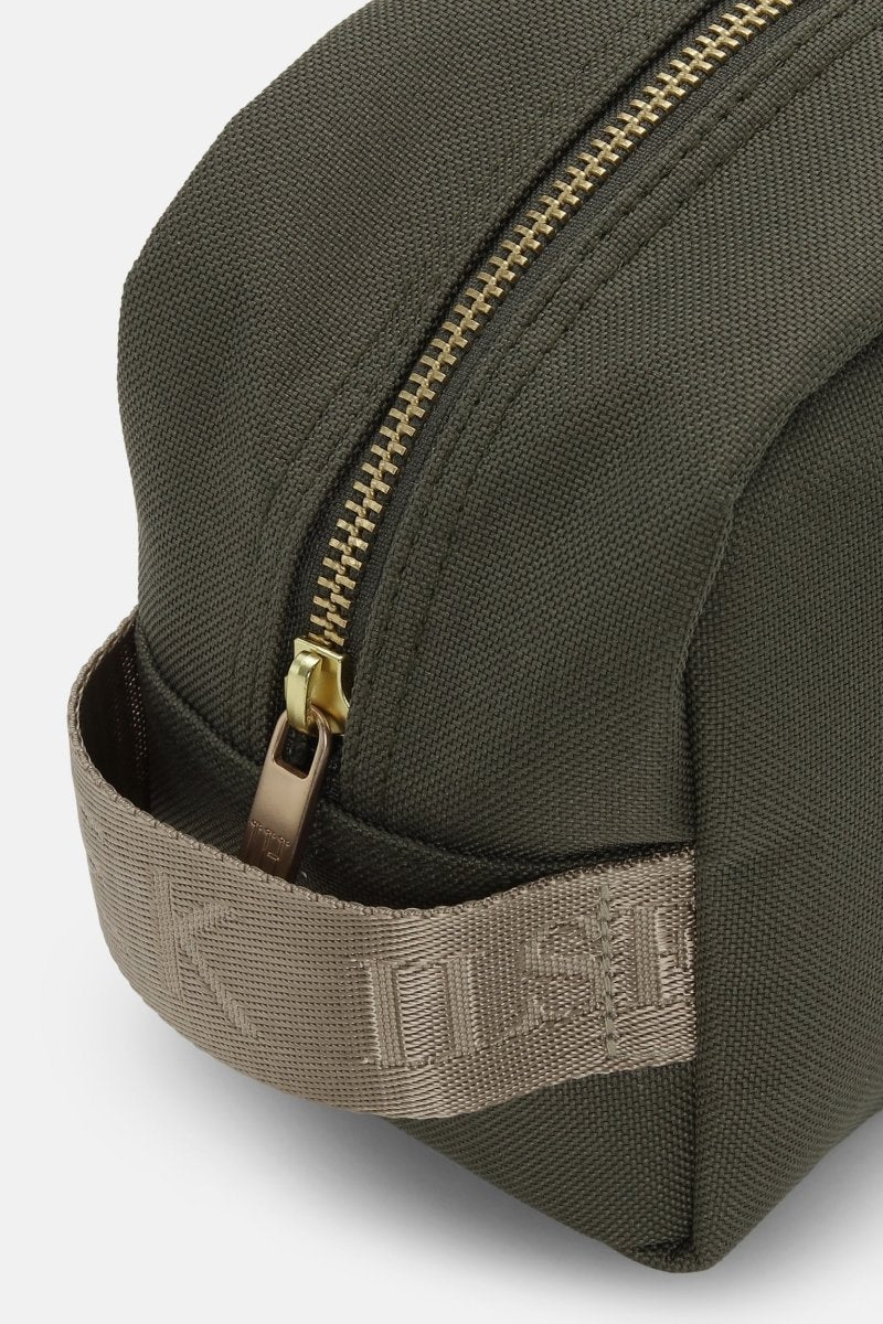 Reis Toilettas EVERY03 | Army | Bag | Ilse Jacobsen