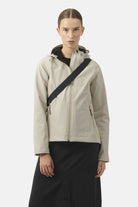 Softshell Regenjas DAYBREAK02 | Bleached Sand | Raincoat | Ilse Jacobsen